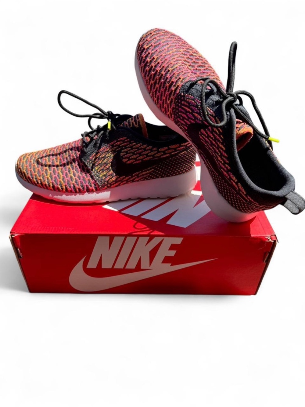 Women’s Nike- Roshe One Flyknit multicoloured trainers. Size US 8.5